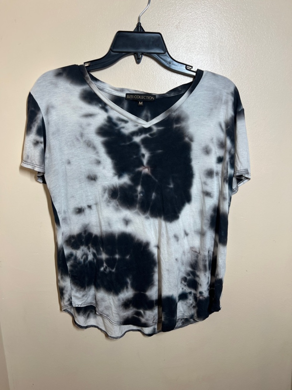 Eliti Collection Black & White Tie-Dye V-Neck Short Sleeve Top